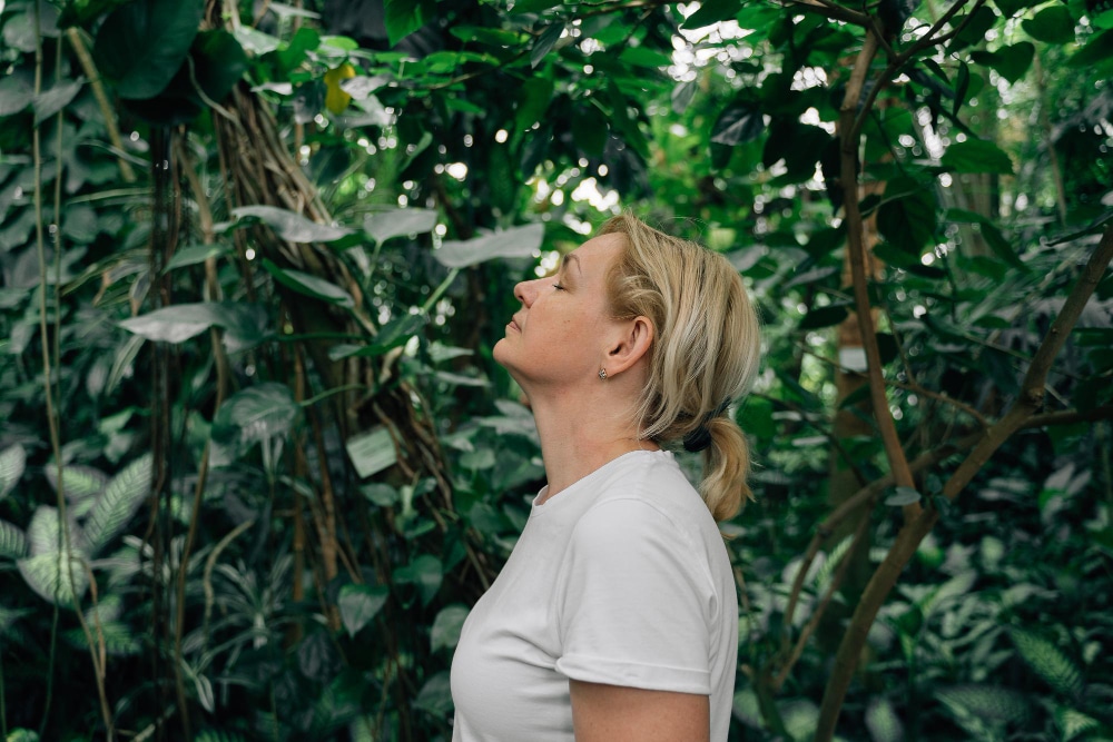 femme dans la nature
