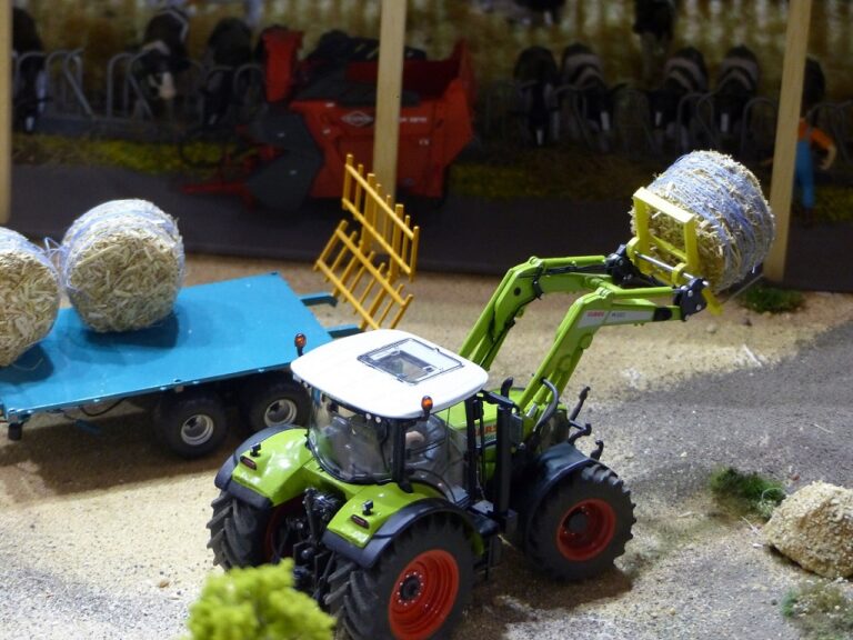 Modeles reduits de tracteurs et engins agricoles en formation